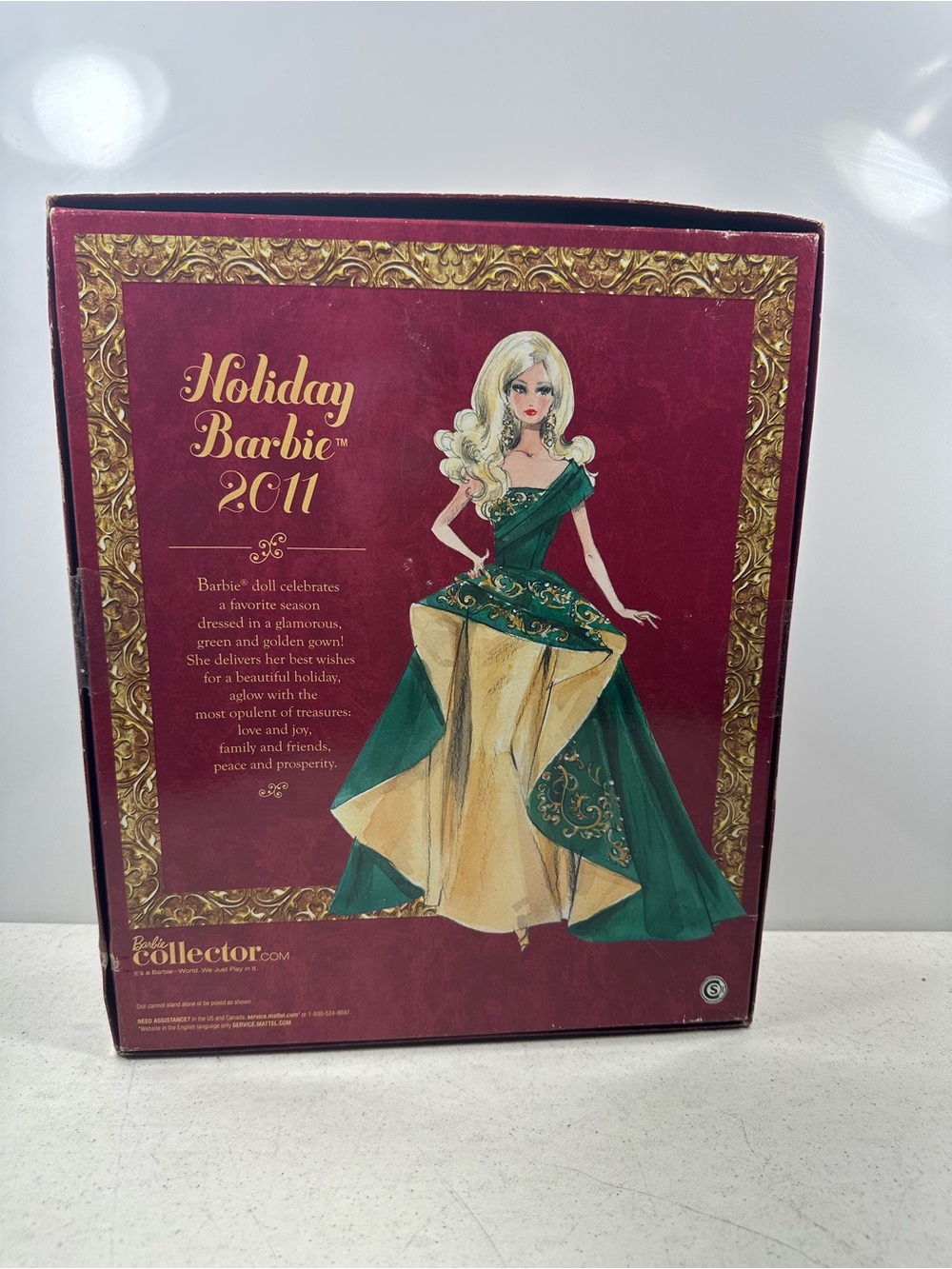 2011 Holiday Barbie Doll, Mattel Barbie Collector - T7914 - New in Box - Picture 2 of 3